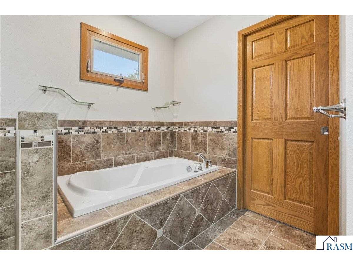 219 SE 5th Street Madelia MN 56062 267040944 image20