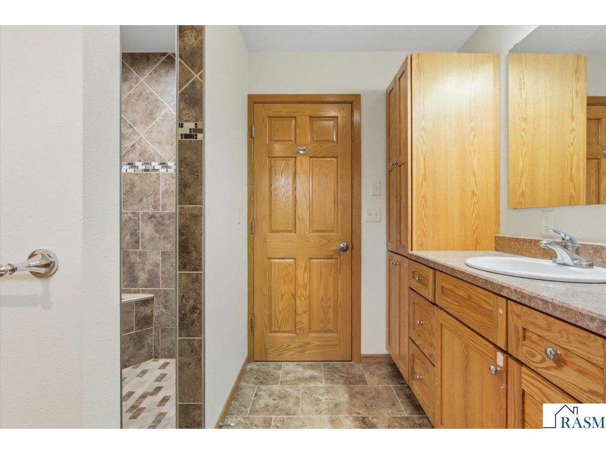 219 SE 5th Street Madelia MN 56062 267040944 image21