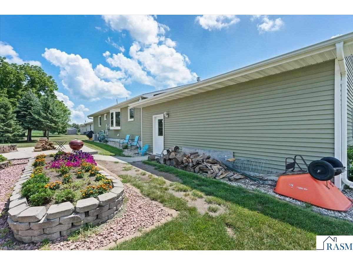 219 SE 5th Street Madelia MN 56062 267040944 image38