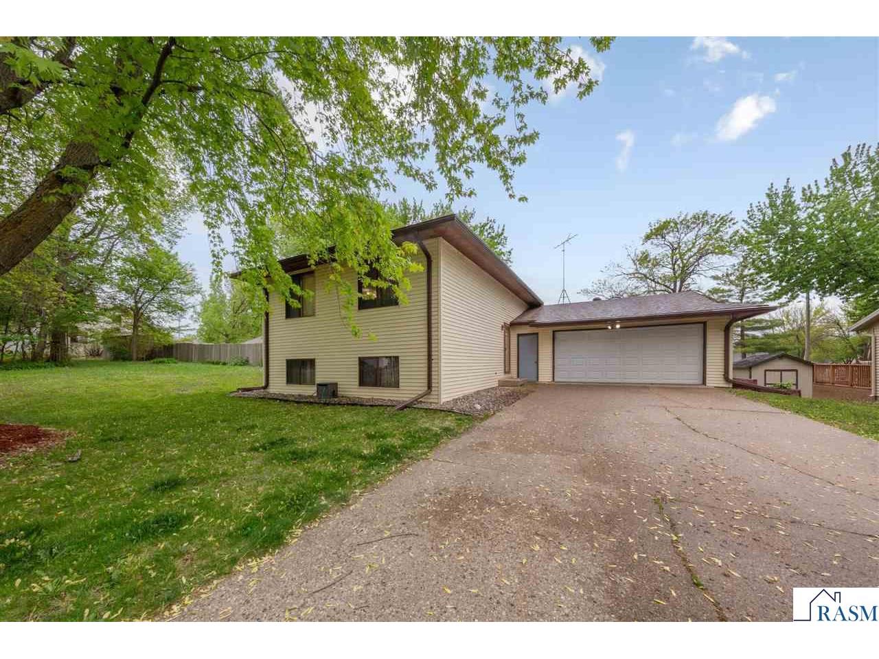 220 S Montgomery Avenue Le Center MN 56057 7040328 image1
