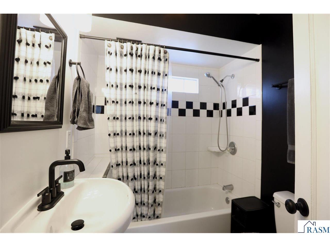 220 SE Adams Avenue Madelia MN 56062 7040016 image20