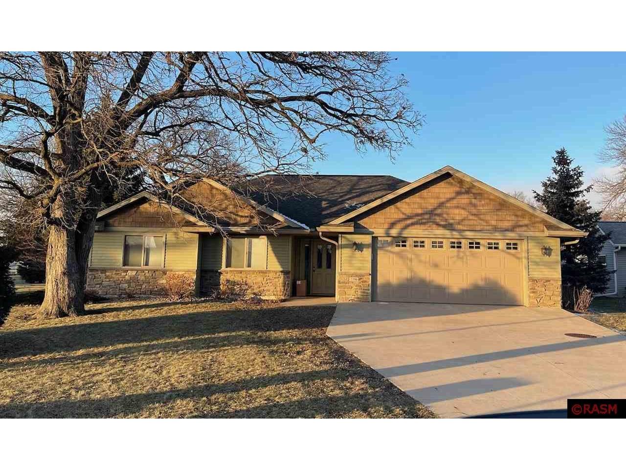 2200 St. John Court North Mankato MN 56003 7036509 image1