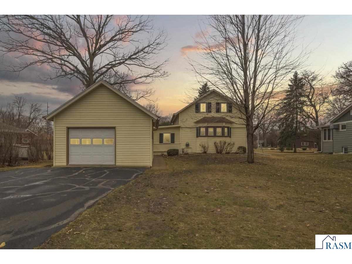 2201 Clare Drive North Mankato MN 56003 7039575 image1