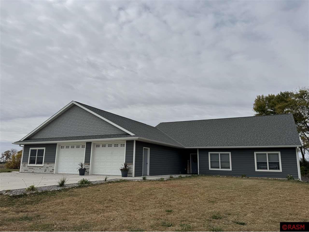 22016 489th Avenue, Lake Crystal, MN, 56055 MLS 7036206 Edina Realty