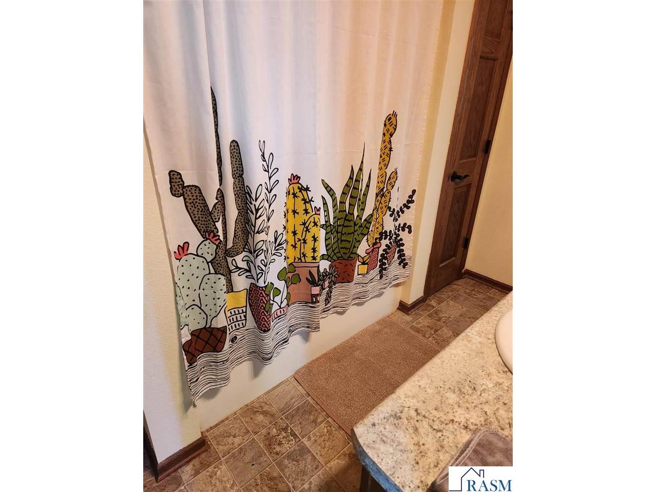 2213 Links St. Mankato MN 56001 7039421 image12