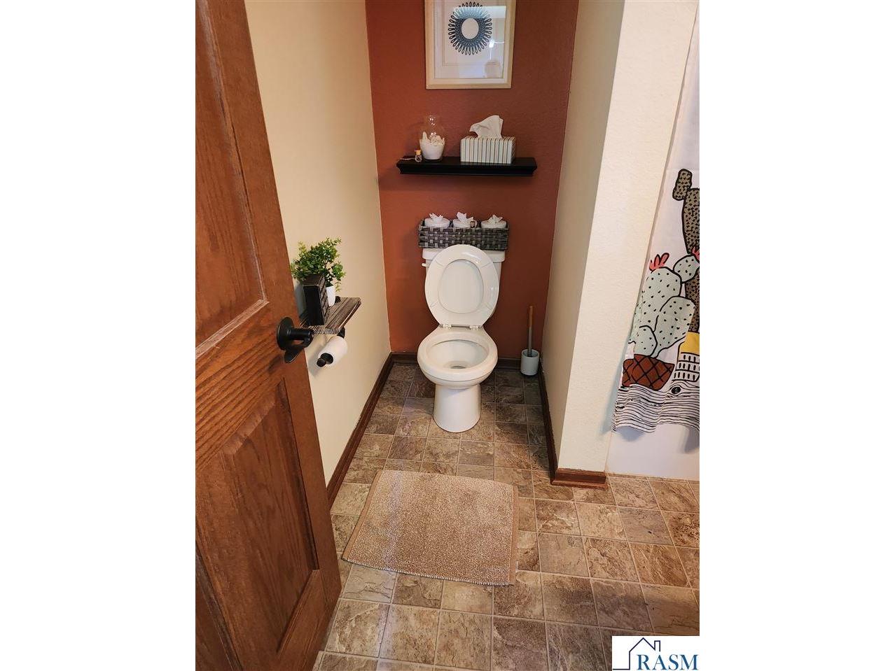 2213 Links St. Mankato MN 56001 7039421 image13