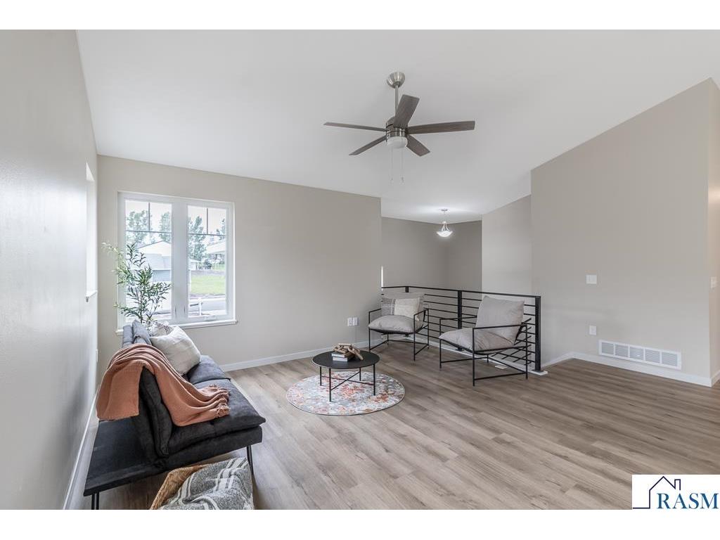 2216 Lake Avenue New Ulm MN 56073 7037851 image10