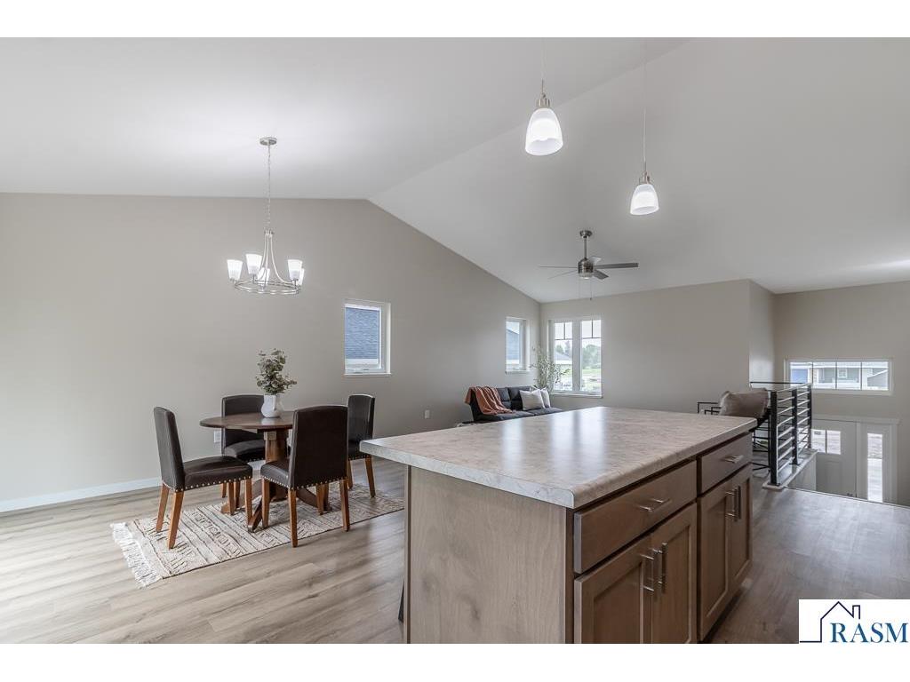 2216 Lake Avenue New Ulm MN 56073 7037851 image16