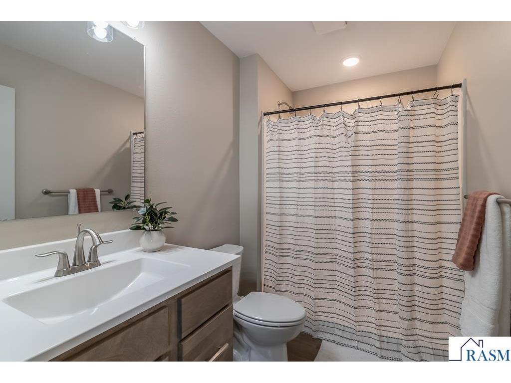 2216 Lake Avenue New Ulm MN 56073 7037851 image20