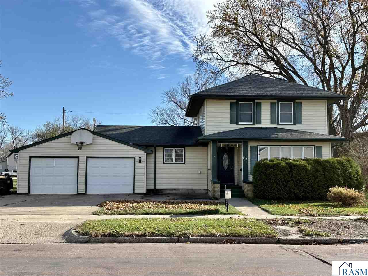 222 N Center Avenue Madelia MN 56062 7038720 image1