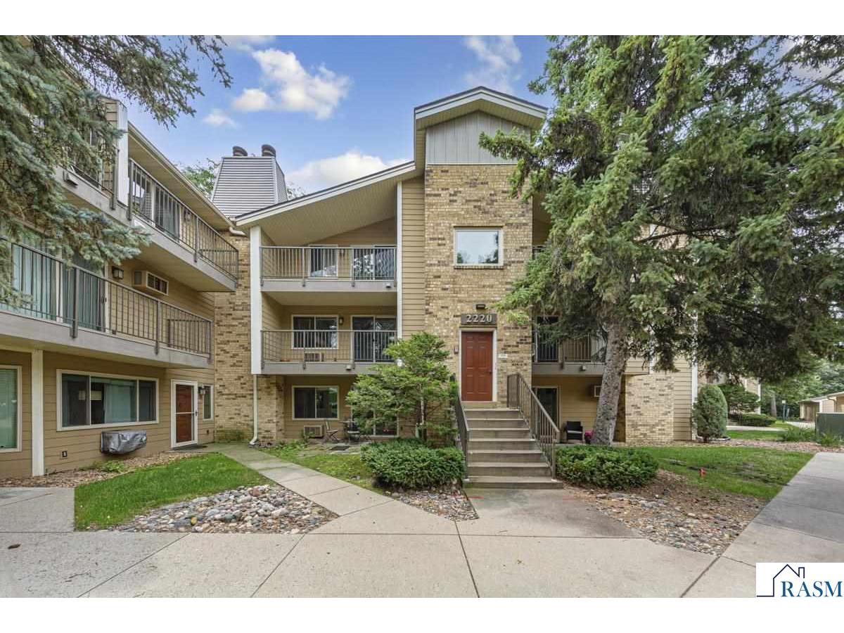 2220 Ridge Drive Saint Louis Park MN 55416 7038278 image1