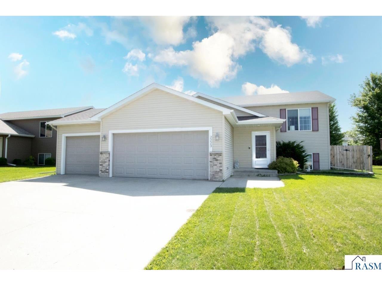 2223 Fairbanks Drive North Mankato MN 56003 7037986 image1