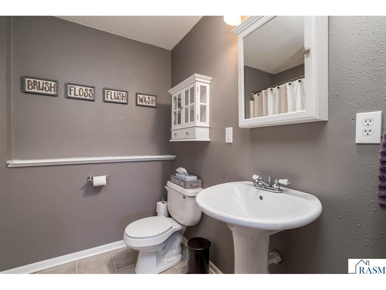 2224 Fairbanks Drive North Mankato MN 56003 7039102 image20