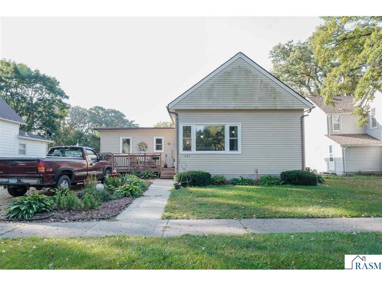 223 W 1st Street Blue Earth MN 56013 7038705 image1