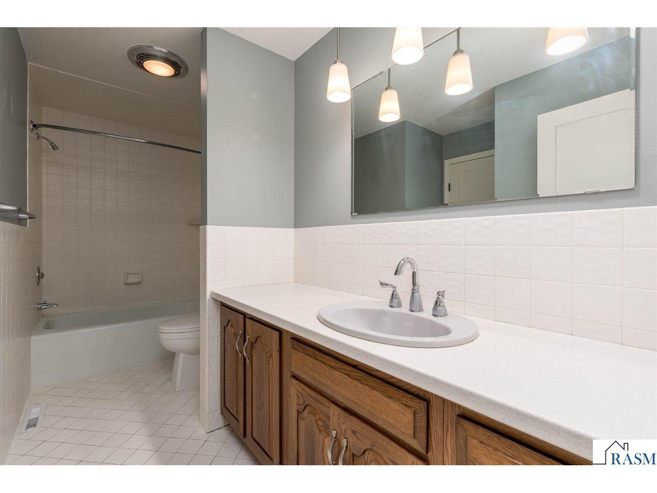 2230-2228/ W Dream Drive North Mankato MN 56003 267040734 image24