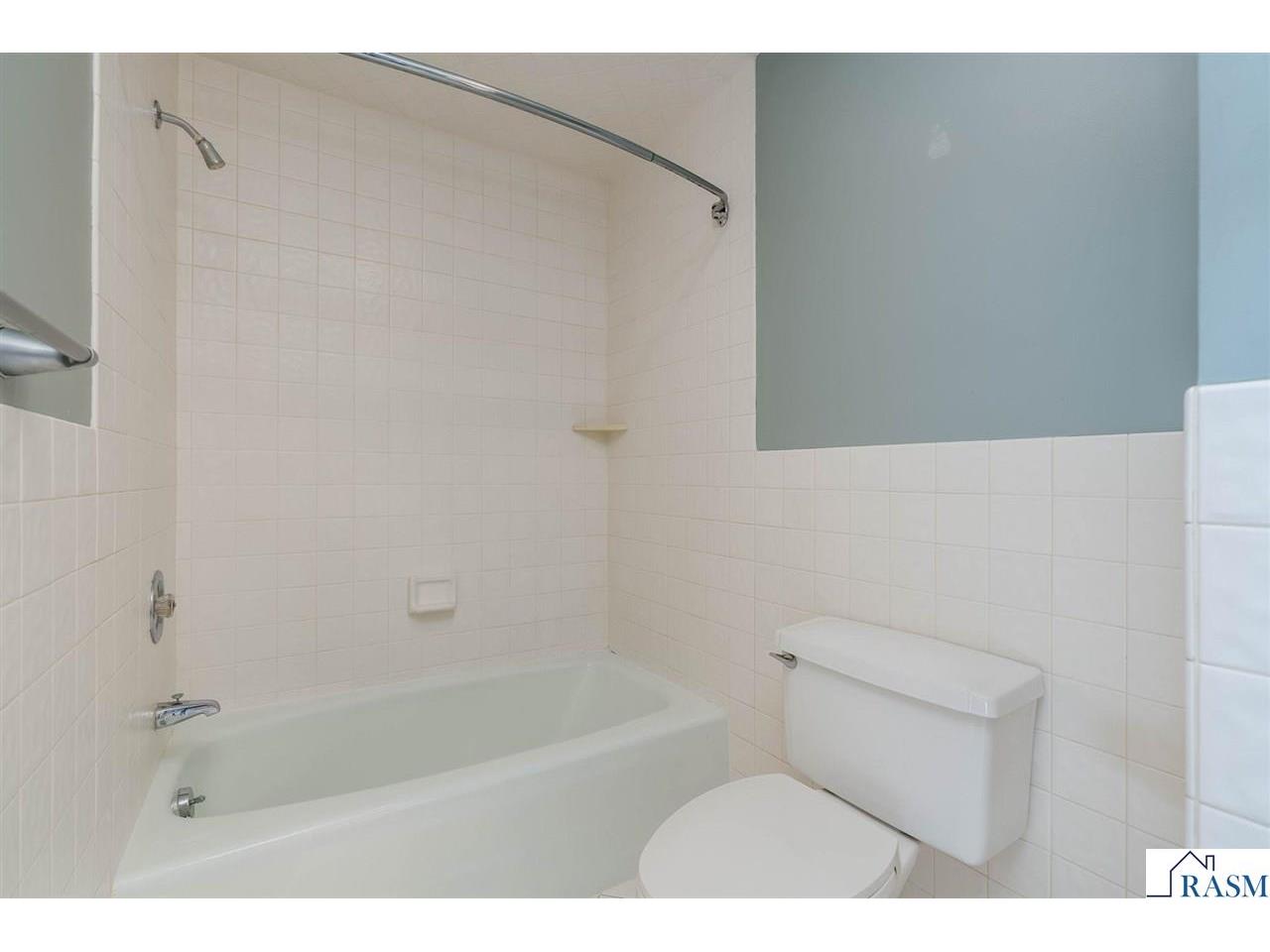 2230-2228/ W Dream Drive North Mankato MN 56003 267040734 image26