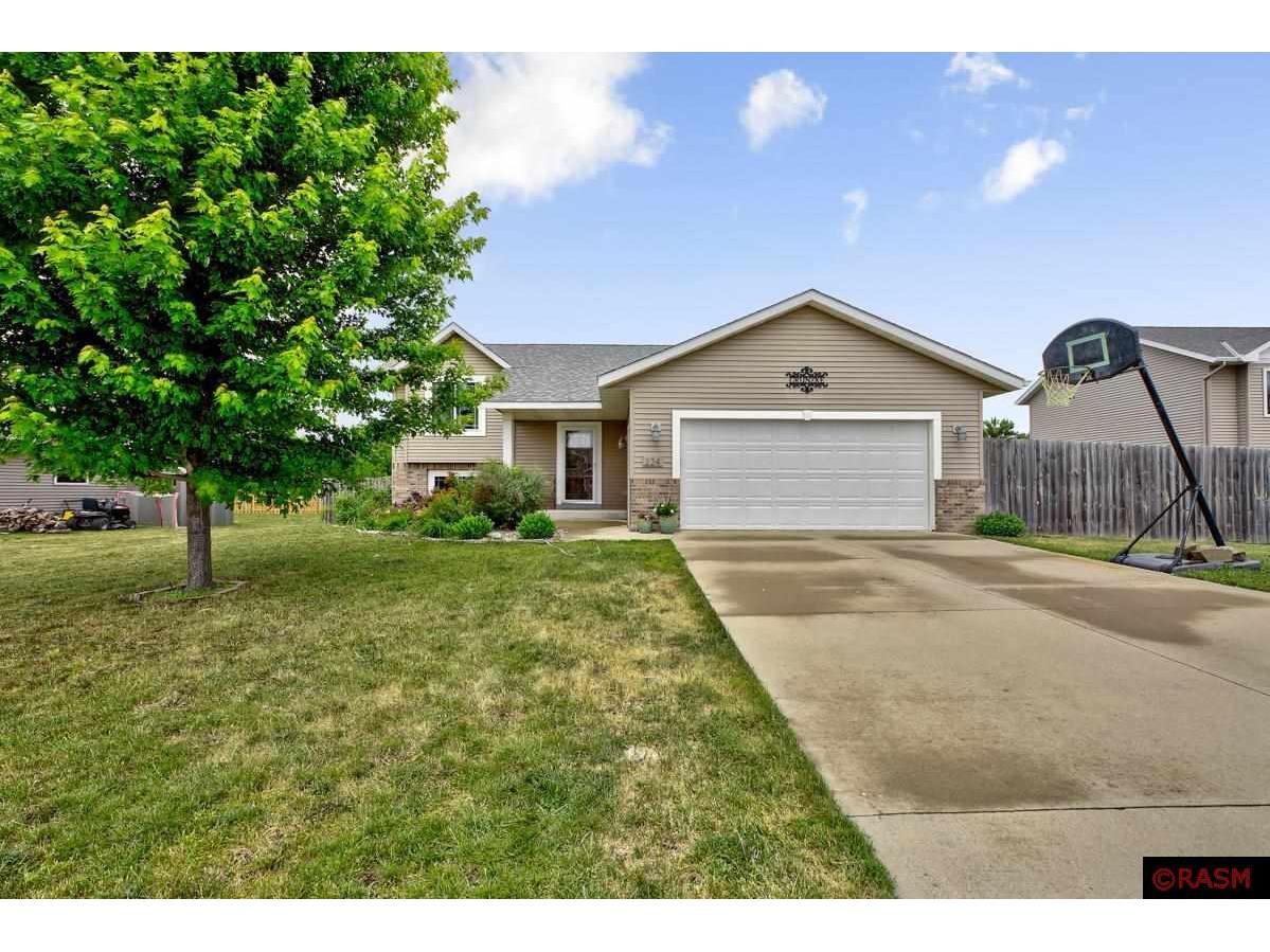 224 Oak Drive, Eagle Lake, MN, 56024 MLS 7032651 Edina Realty