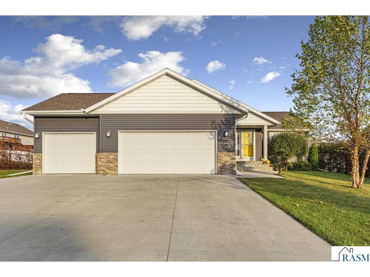 225 Oak Drive Eagle Lake MN 56024 7038870 image1