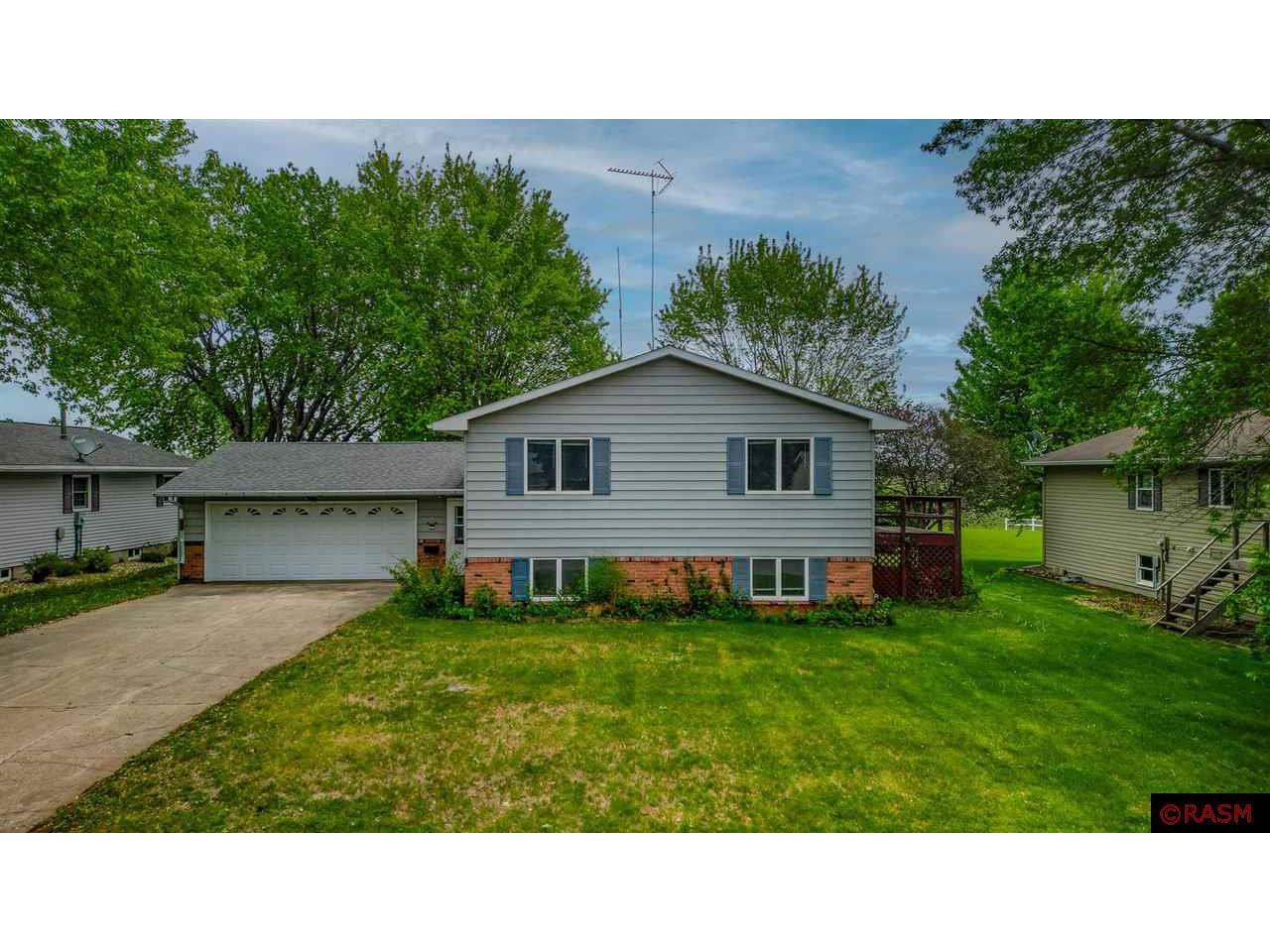 226 E 7th Avenue Truman MN 56088 7037482 image1
