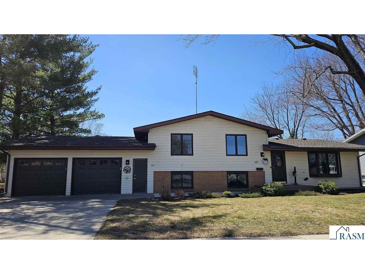 227 Hazelwood Avenue New Ulm MN 56073 7039929 image1