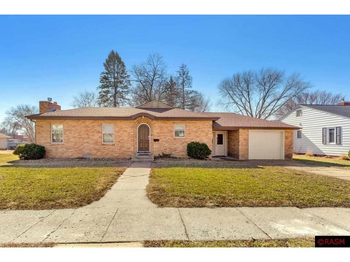 232 SE 1st Street Madelia MN 56062 7034517 image1