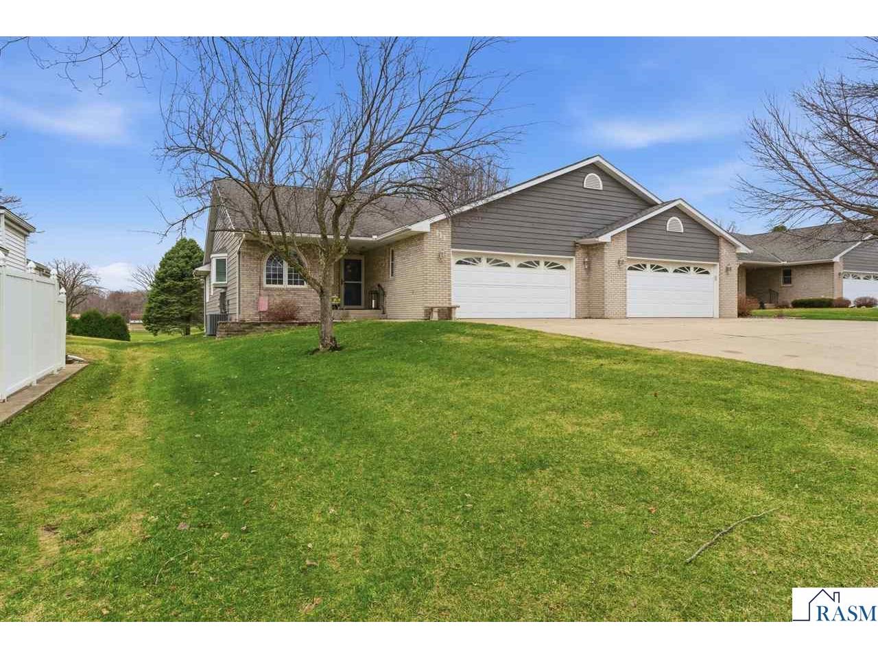 233 Gilbert Ave SW Madelia MN 56062 7039879 image1