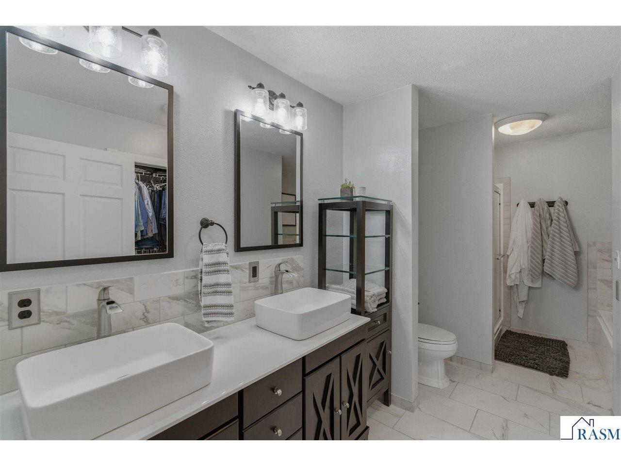 233 Gilbert Ave SW Madelia MN 56062 7039879 image15