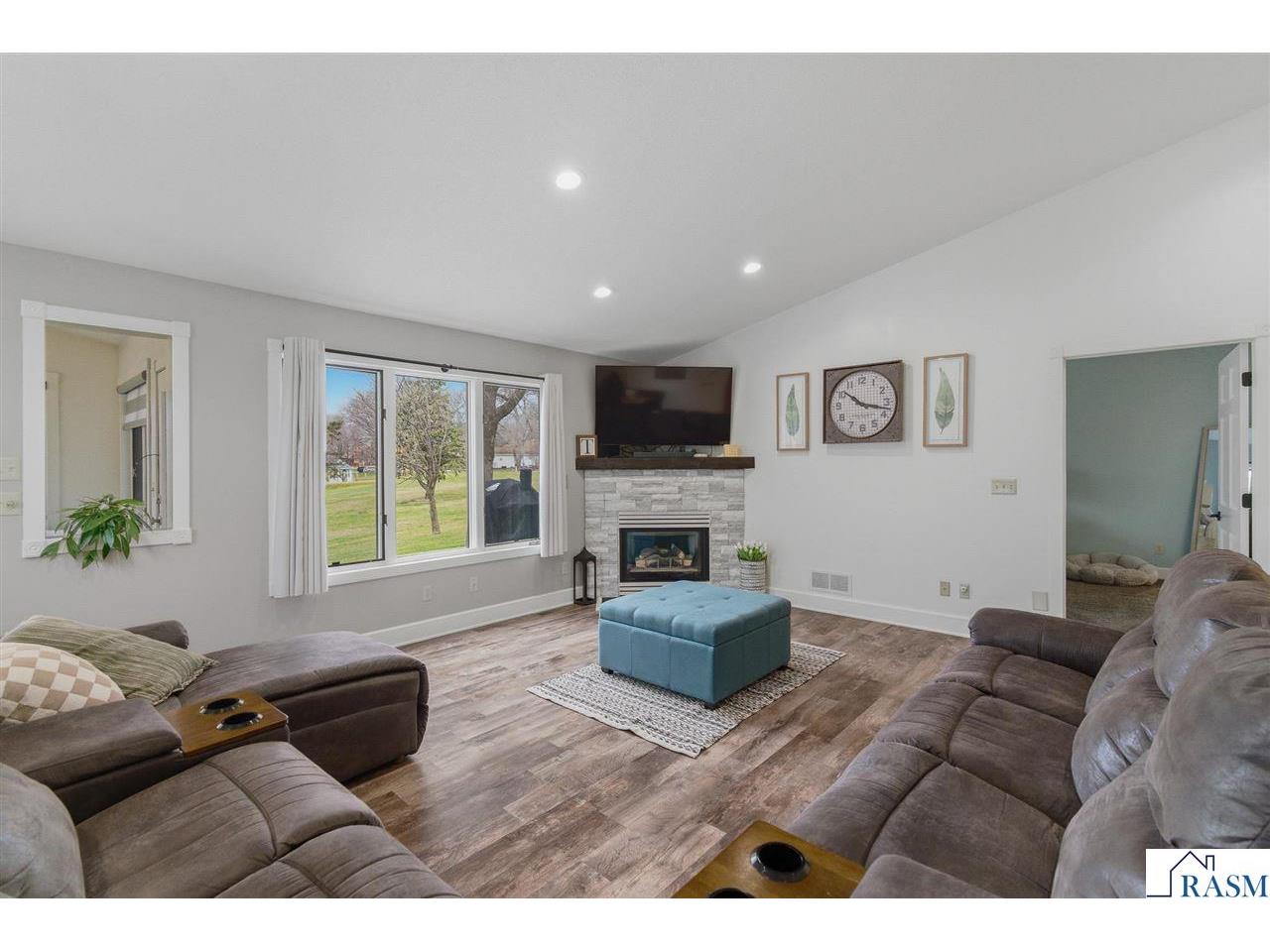233 Gilbert Ave SW Madelia MN 56062 7039879 image8
