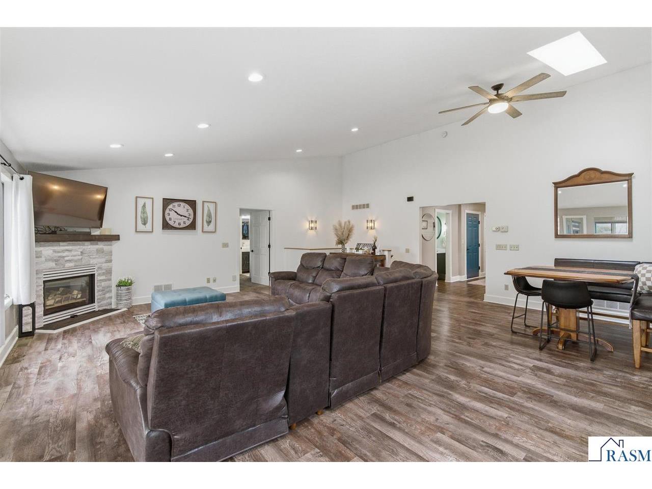 233 Gilbert Ave SW Madelia MN 56062 7039879 image9