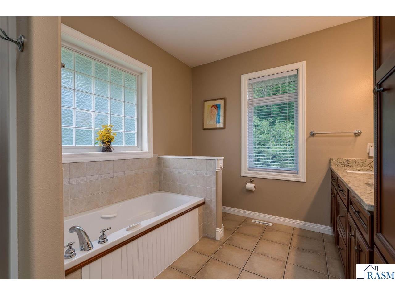 2346 Abbywood Lane North Mankato MN 56003 267040691 image20