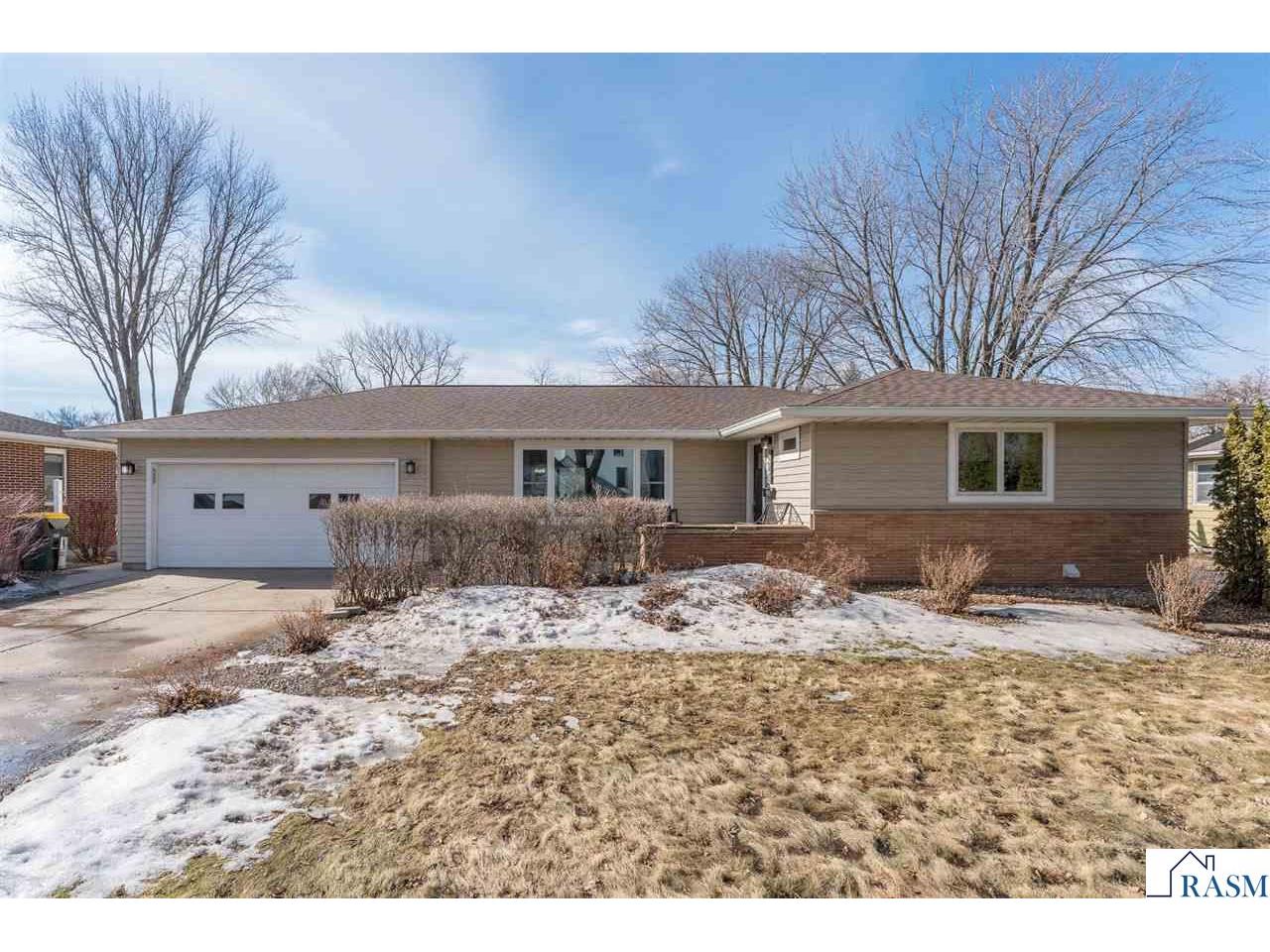 235 NE Drew Avenue Madelia MN 56062 7039445 image1