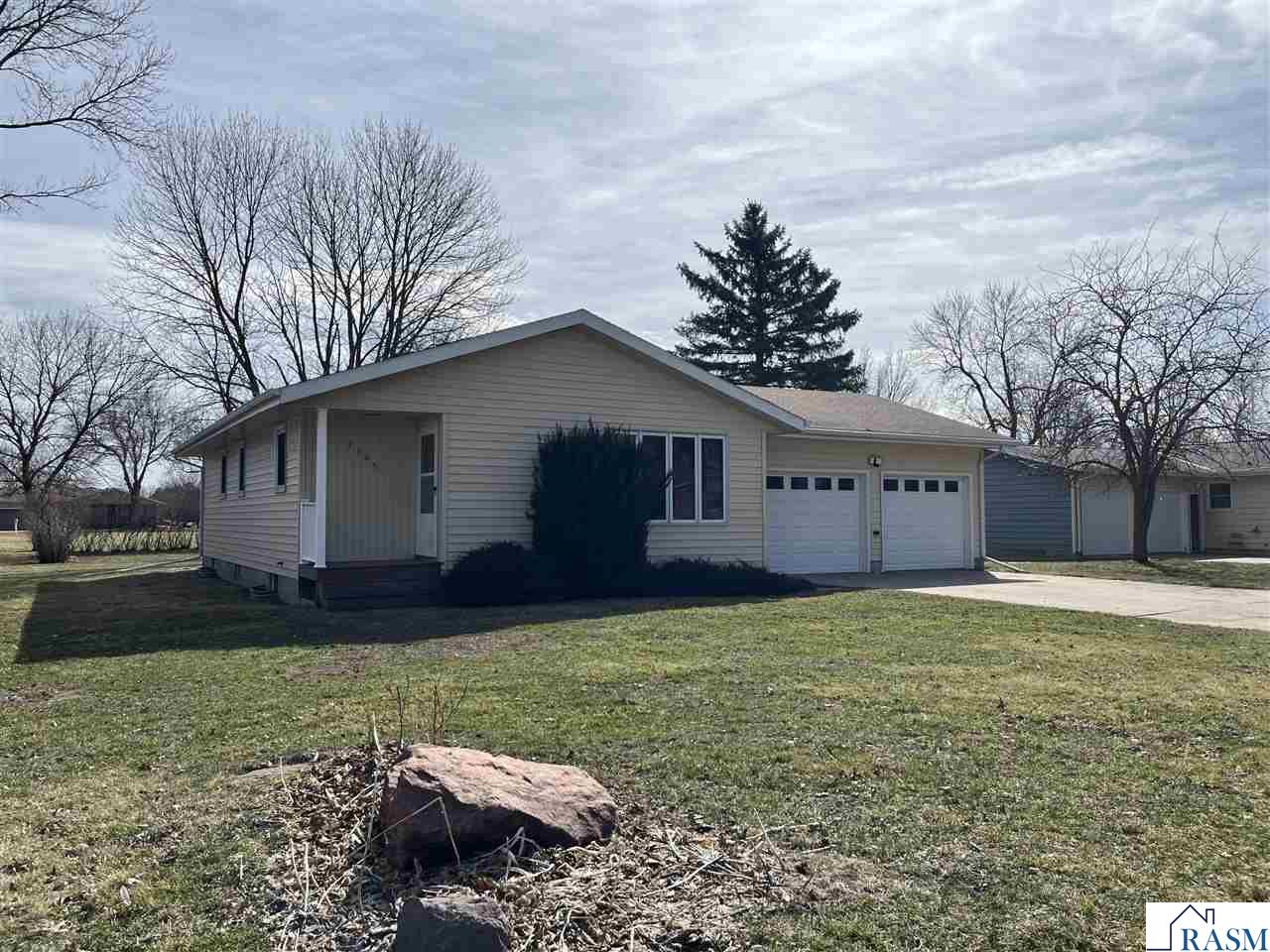2395 Douglas Street Windom MN 56101 7039657 image3