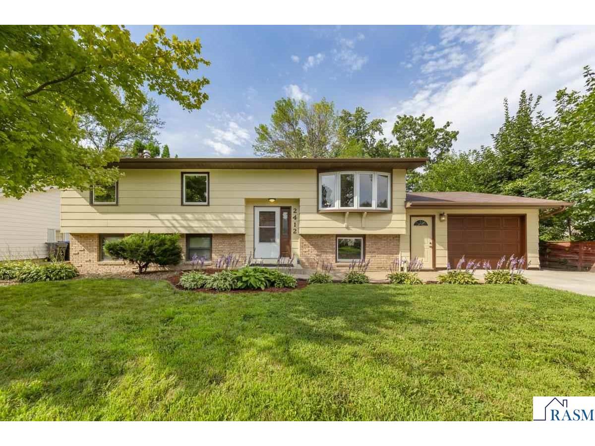 2412 E Main Street Mankato MN 56001 7038298 image1