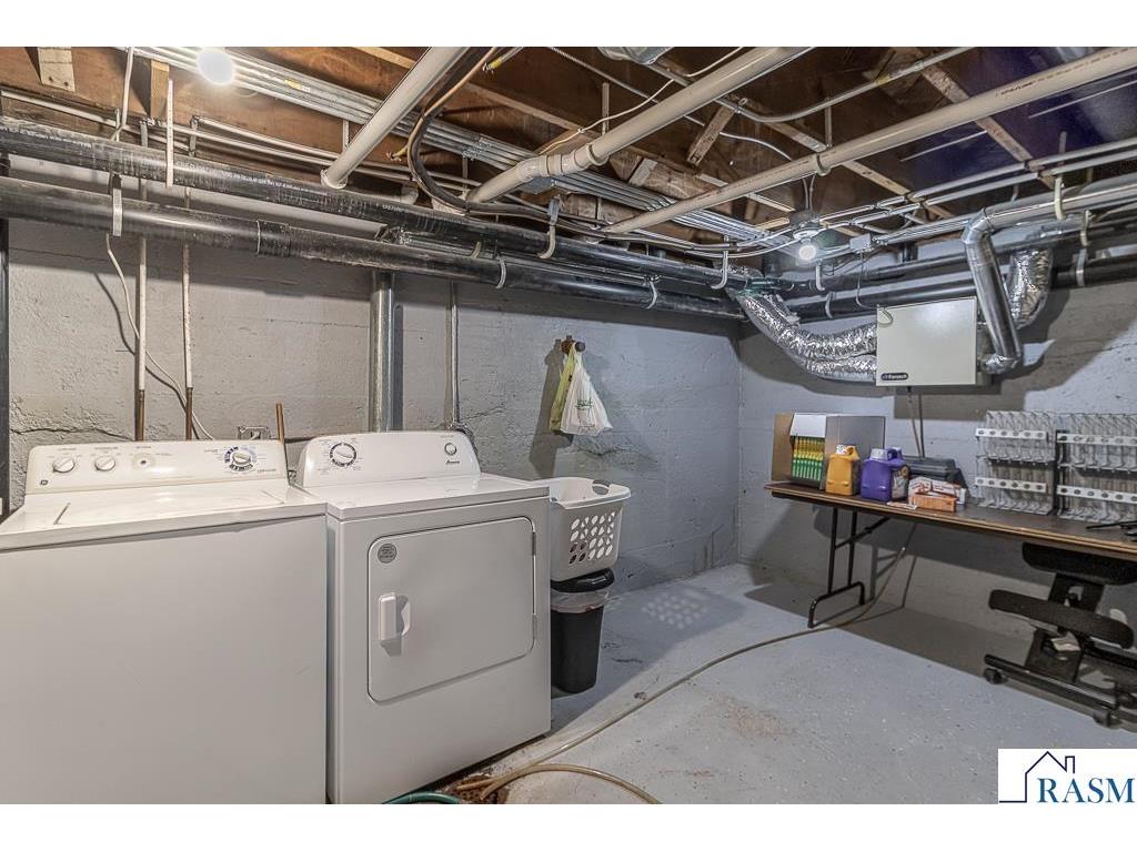 25 S Park Avenue Le Center MN 56057 7039160 image25