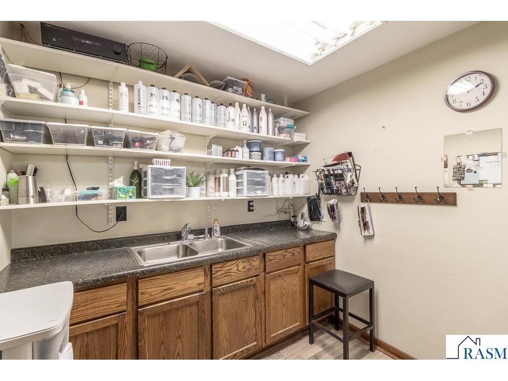 25 S Park Avenue Le Center MN 56057 7039161 image17