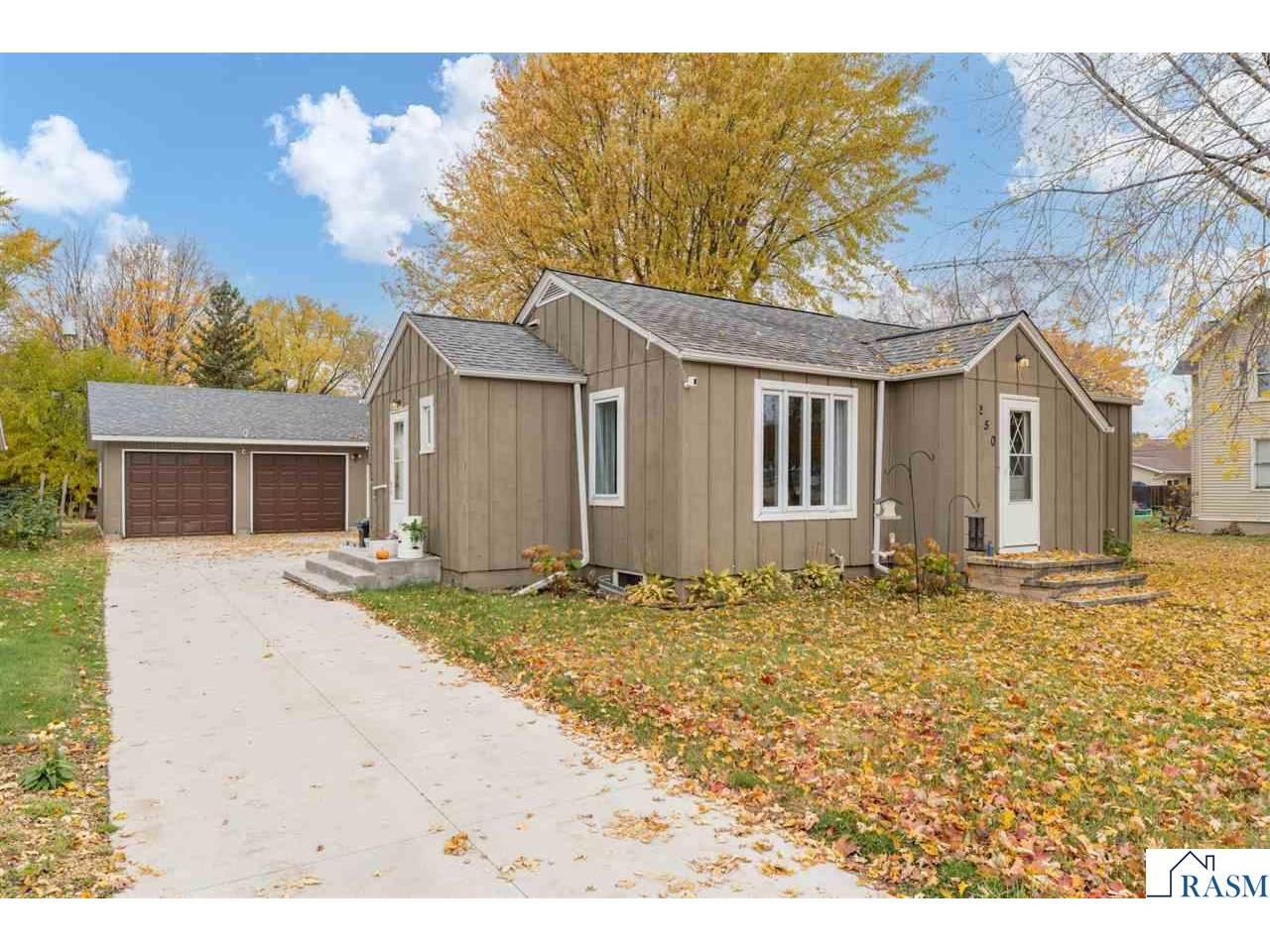 250 S Cordova Avenue Le Center MN 56057 7038960 image1