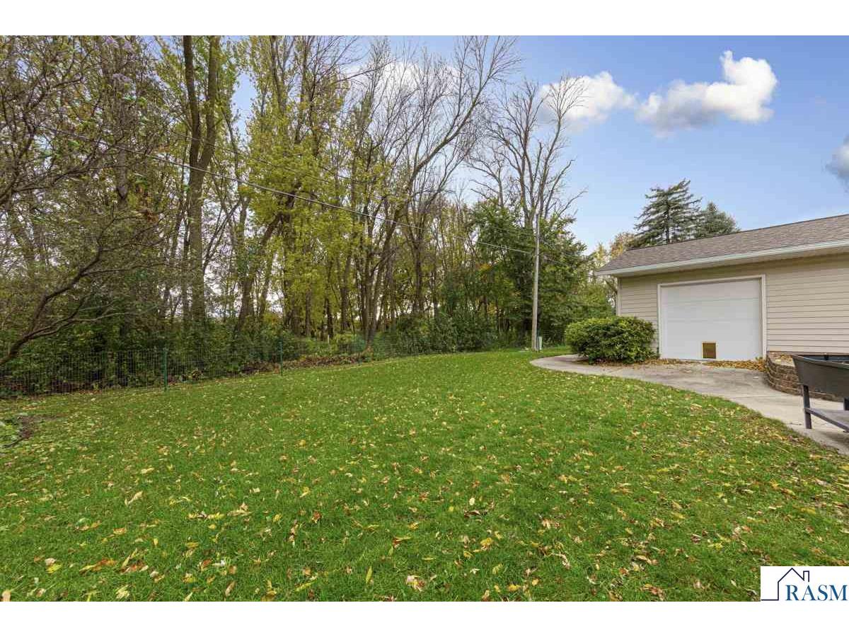 2609 E Main Street Mankato MN 56001 7038907 image2