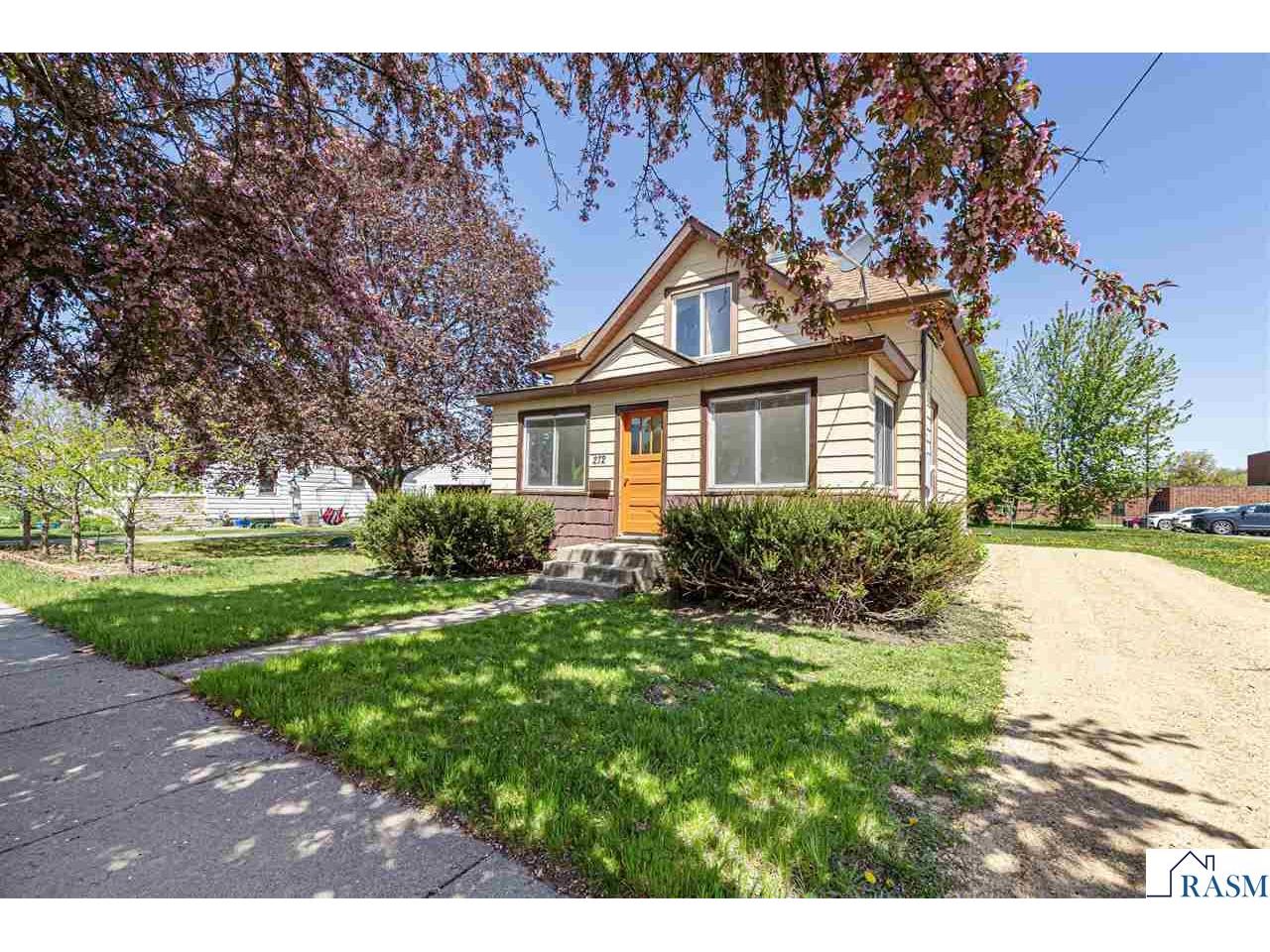 272 W Tyrone Street Le Center MN 56057 7040235 image1