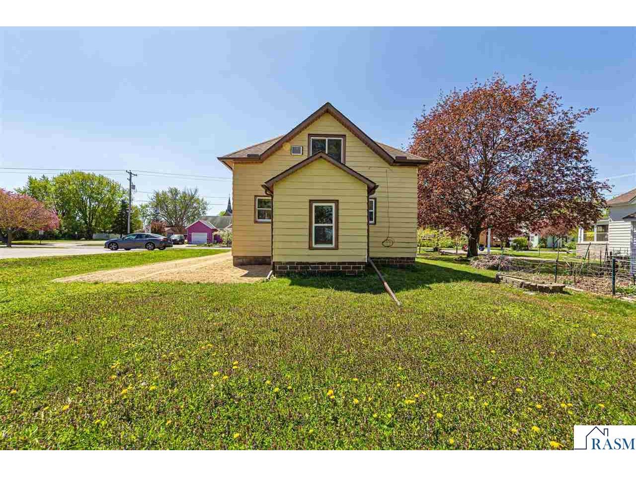 272 W Tyrone Street Le Center MN 56057 7040235 image7