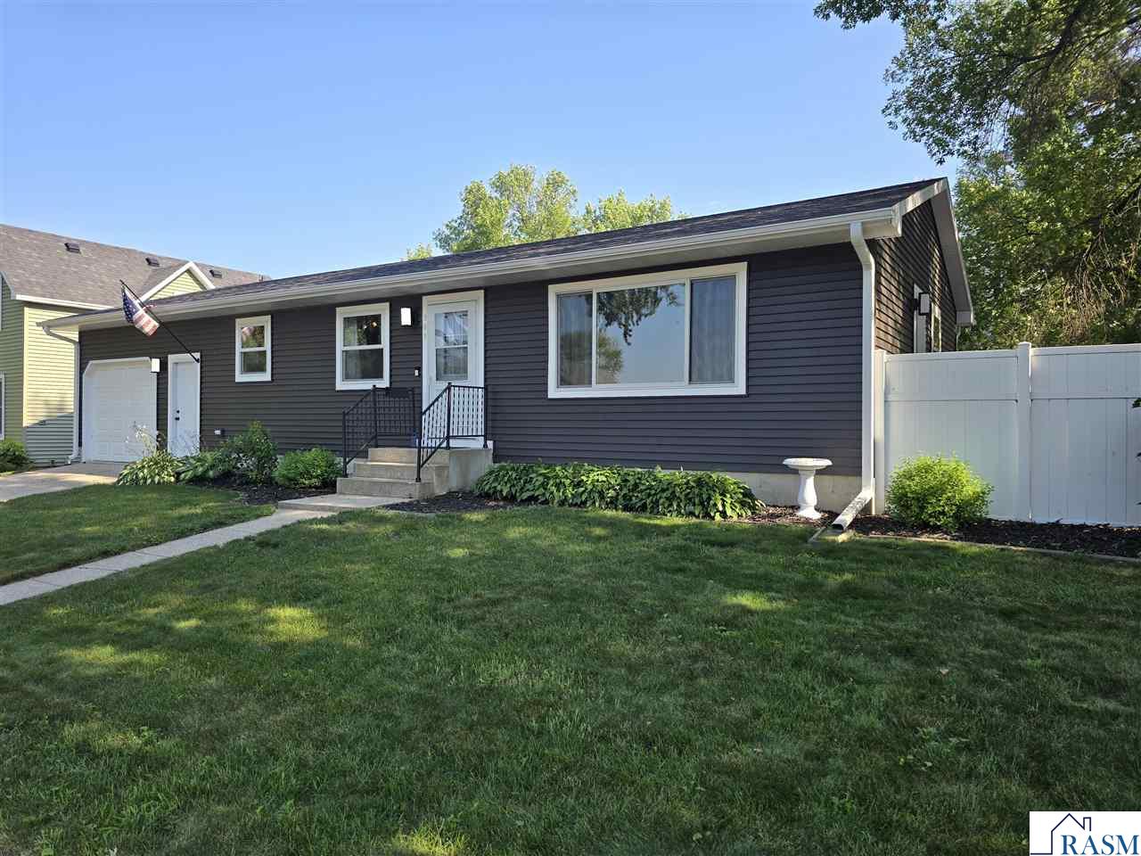 301 Elm St NE Sleepy Eye MN 56085 267040978 image1