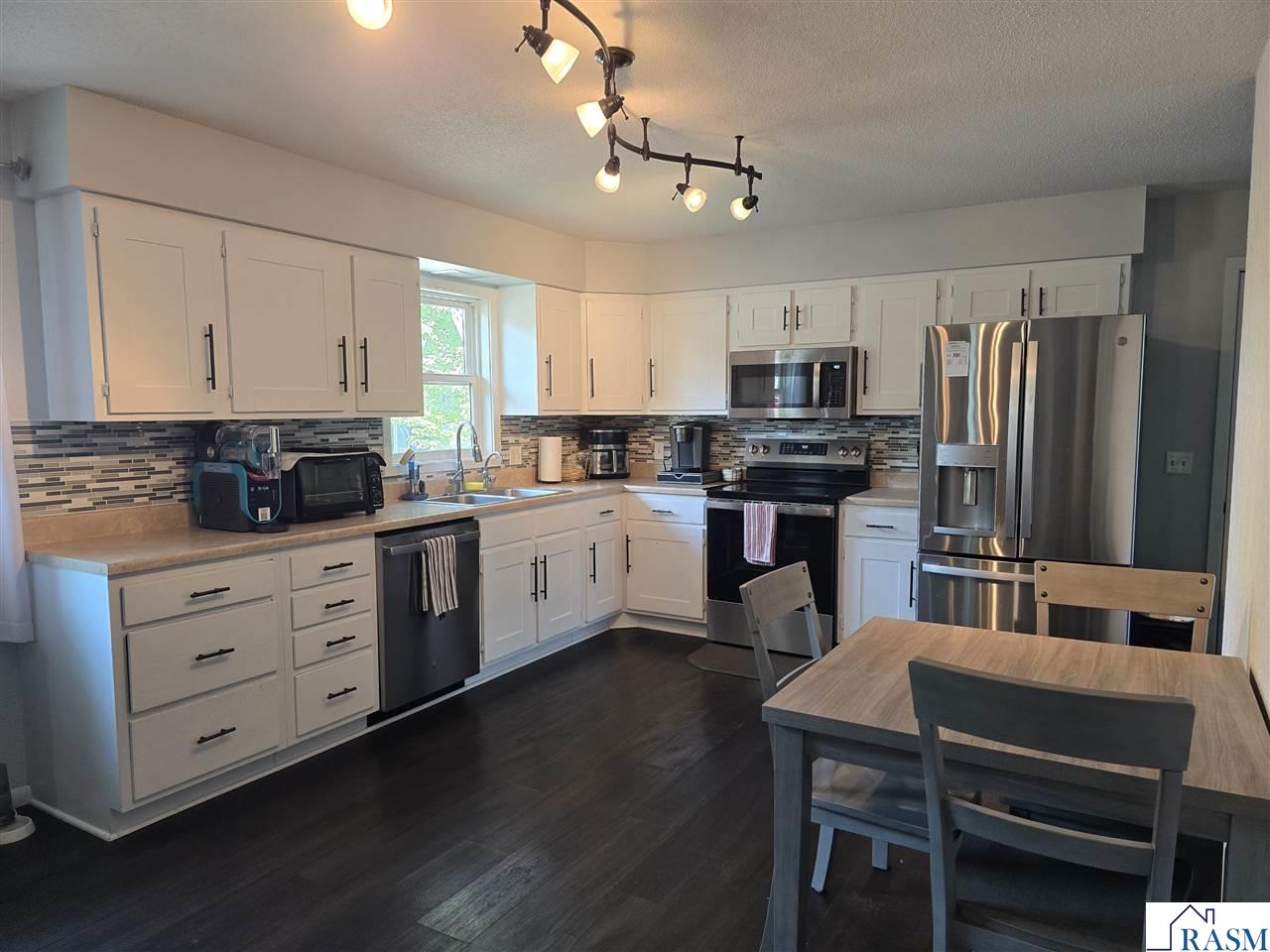 301 Elm St NE Sleepy Eye MN 56085 267040978 image4