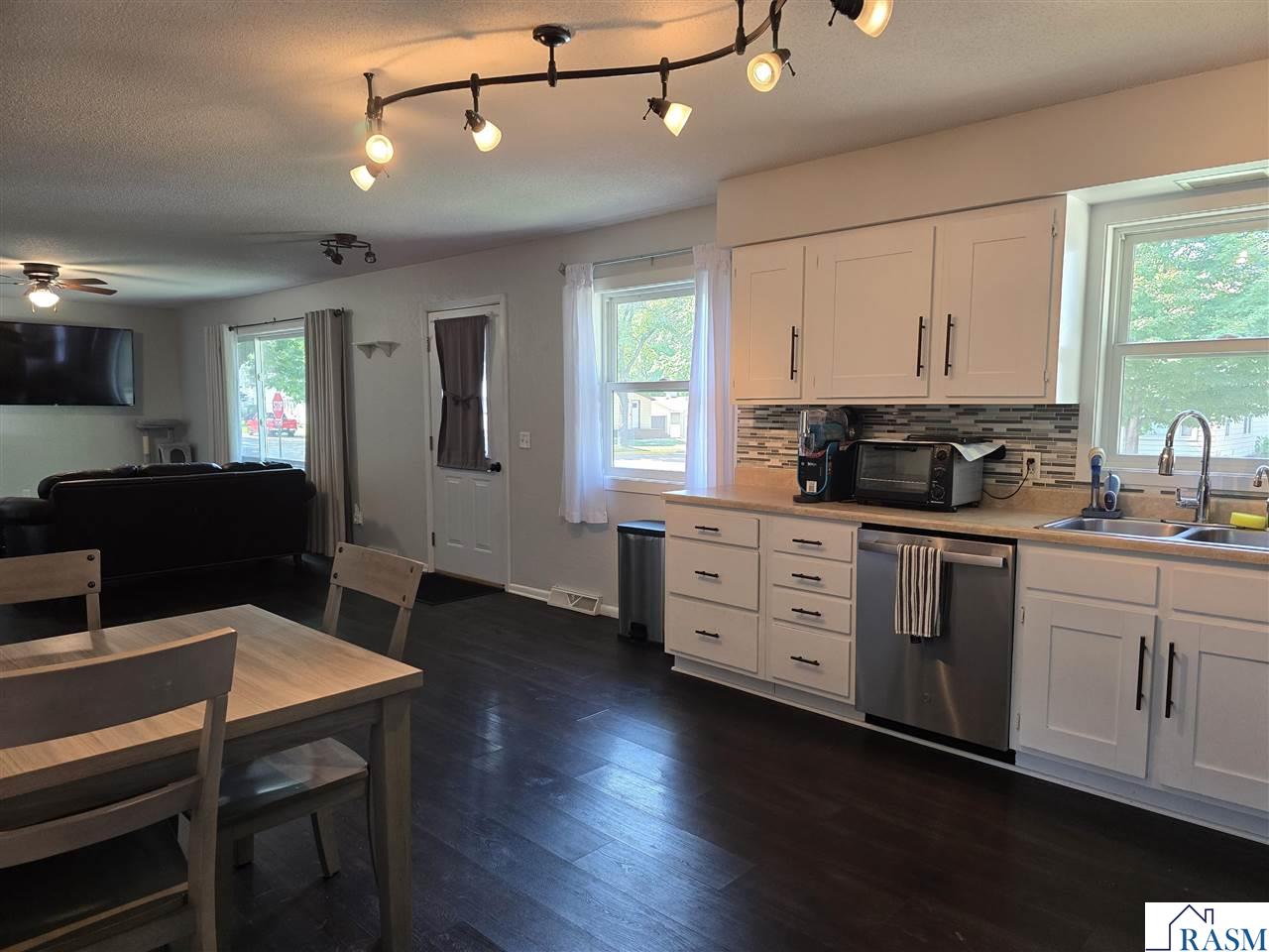 301 Elm St NE Sleepy Eye MN 56085 267040978 image5