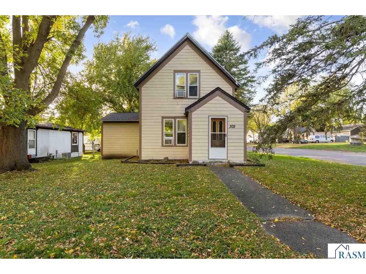 302 S Renville Street Winthrop MN 55396 7038800 image1