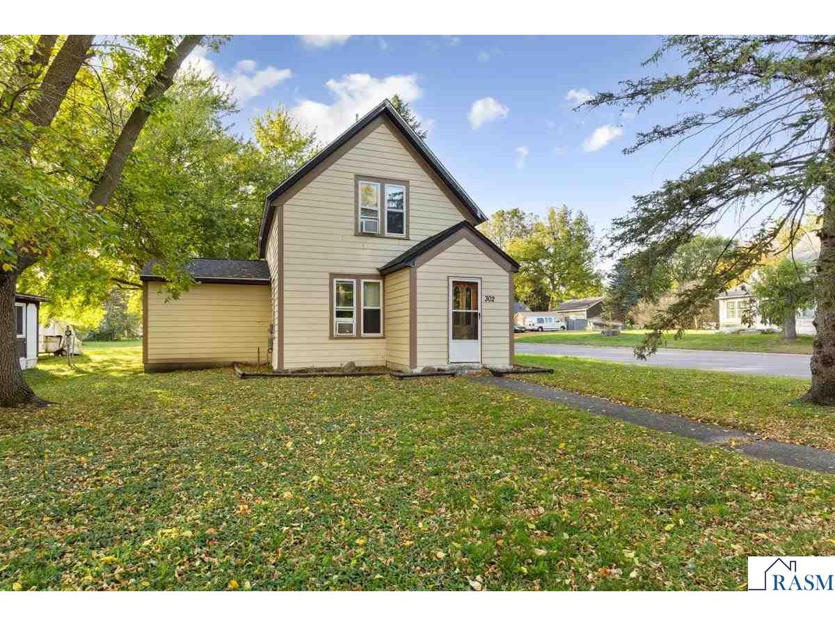 302 S Renville Street Winthrop MN 55396 7038800 image2