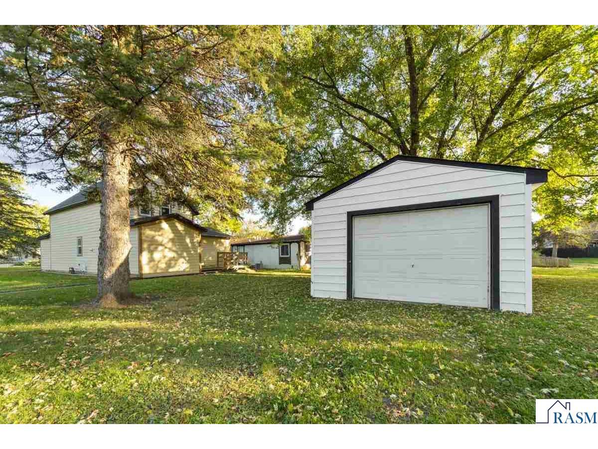 302 S Renville Street Winthrop MN 55396 7038800 image26