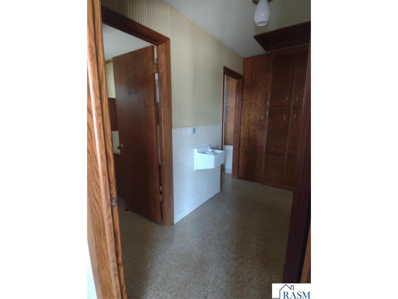 302 W main Street Ceylon MN 56121 267040591 image39