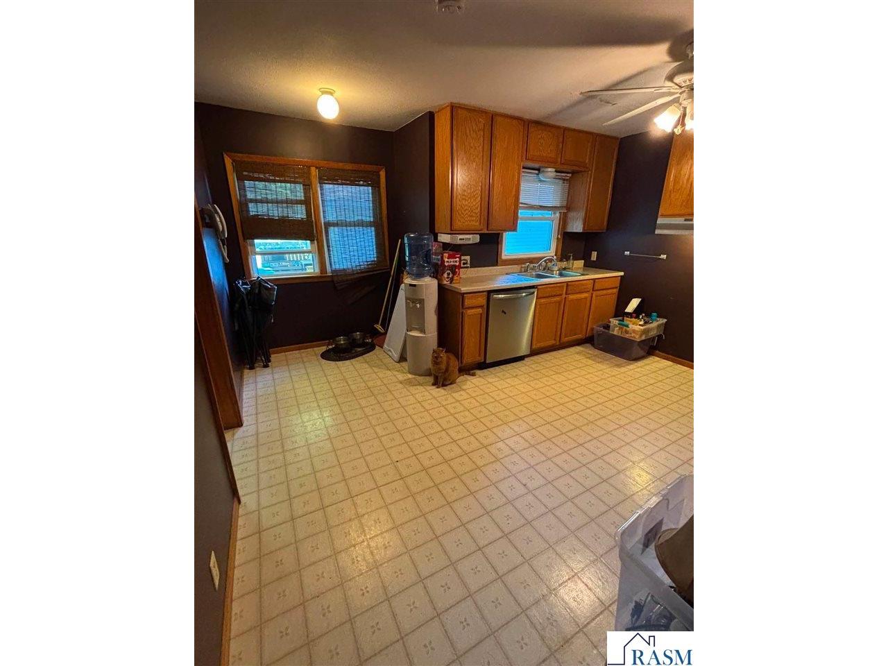 302 W main Street Ceylon MN 56121 267040591 image6