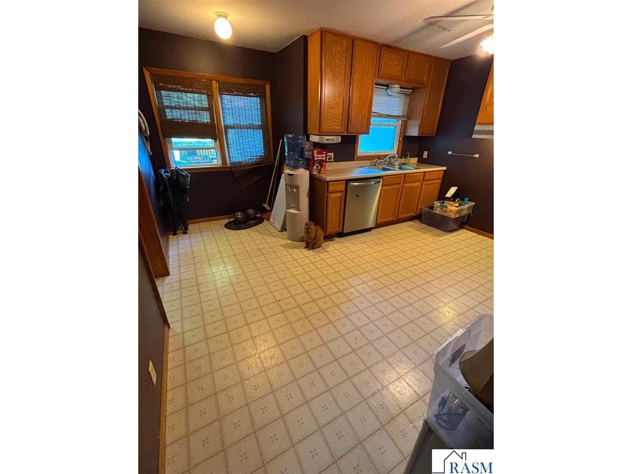 302 W main Street Ceylon MN 56121 267040591 image8