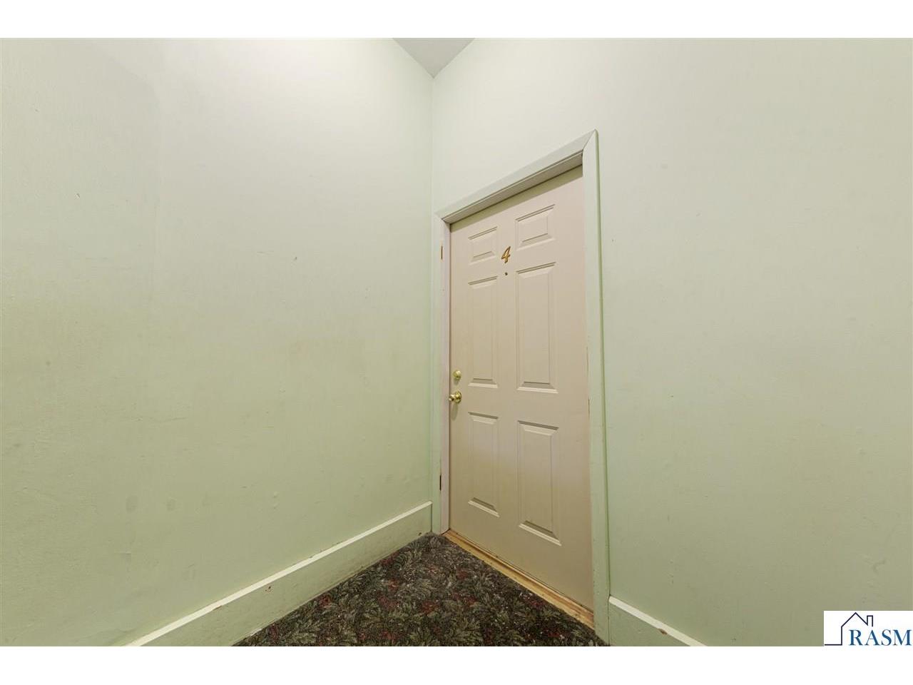 303 N Broad Street Mankato MN 56001 7039998 image30