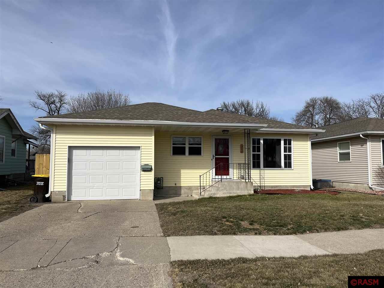 303 S 7th Avenue Saint James MN 56081 7034465 image1